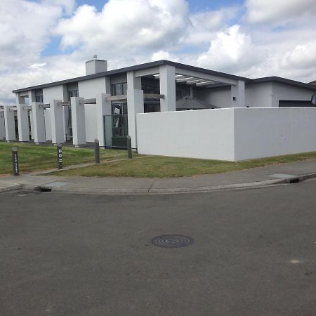 Accommodation In Frimley Hastings Luaran gambar